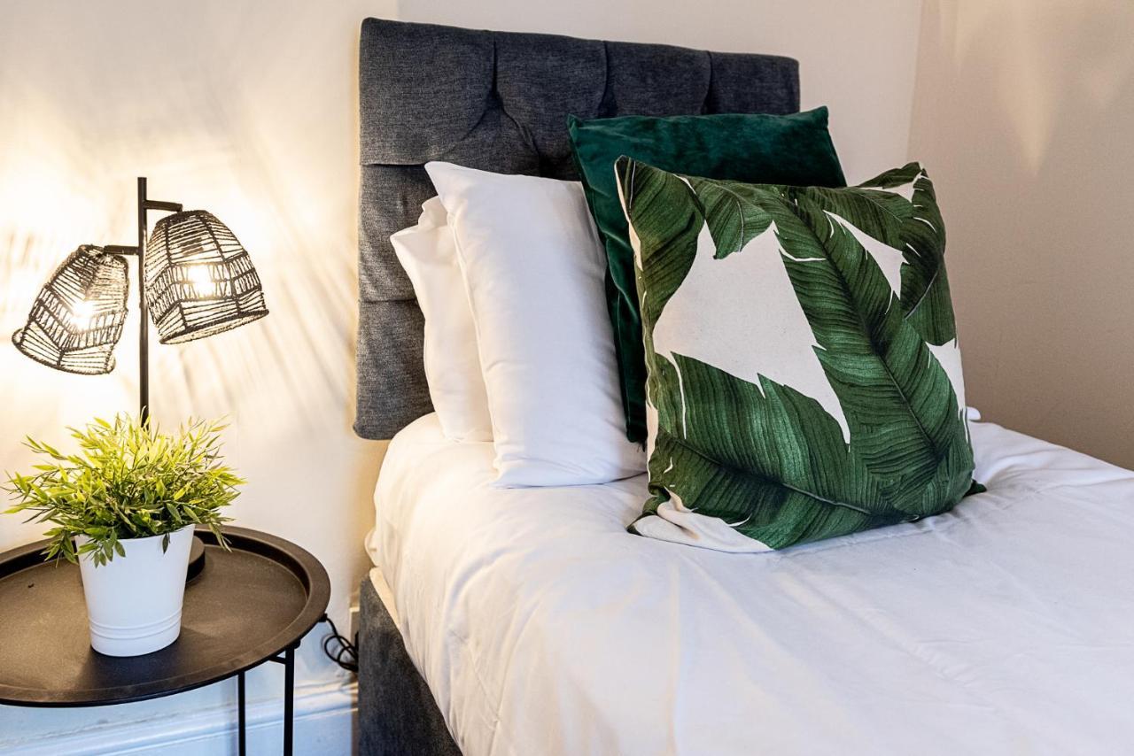 2 Bed, Up To 6 Guests Near Chester City Centre Dış mekan fotoğraf